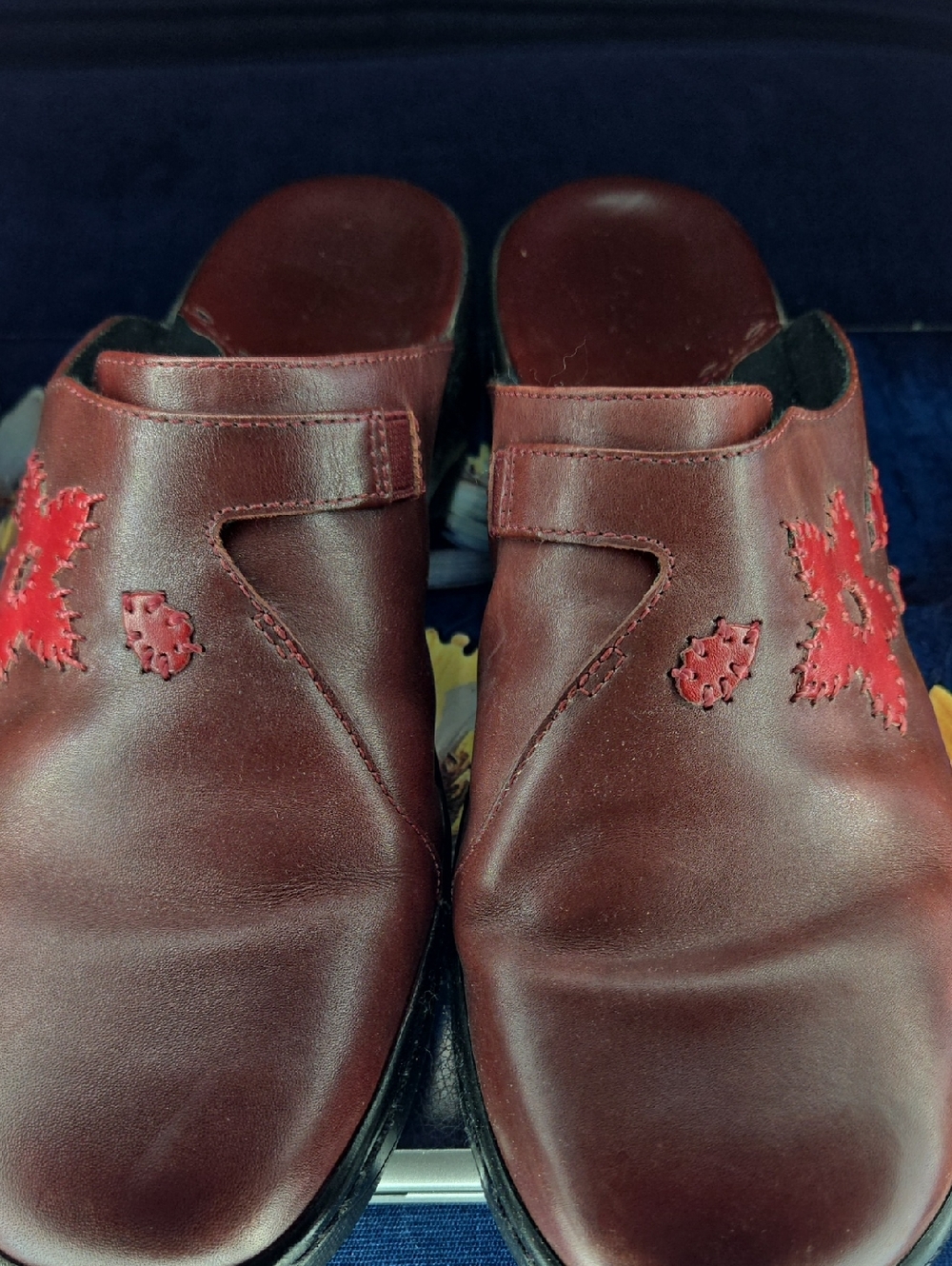 NWOT Clarks Burgundy Leather Mules in Size 11 Medium